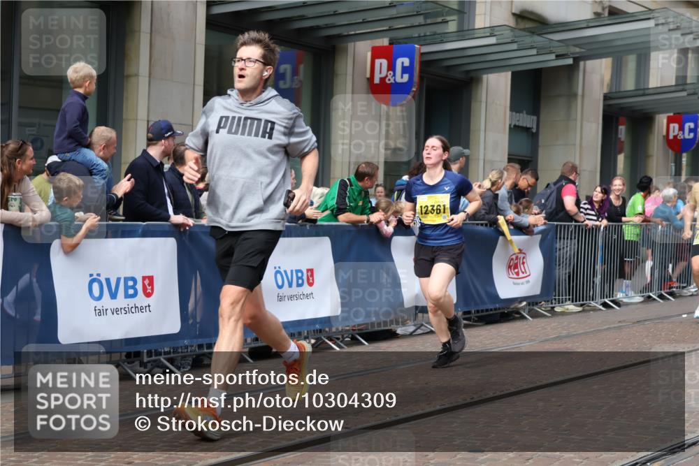 13.09.2026 - 21. swb-Marathon Bremen Strokosch-Dieckow http://msf.ph/oto/10304309 13.09.2026 10:52:27 Ziel 10193, 10304, 10339, 10652, 10734, 10812, 10827, 10906, 11002, 11038, 11109, 11144, 11350, 11362, 11386, 11597, 12019, 12338, 12361, 12399, 12533, 10761, 10958, 11371, 11604, 11605, 11610, 11669, 12319, 12361, 12439, 13578 meine-sportfotos.de