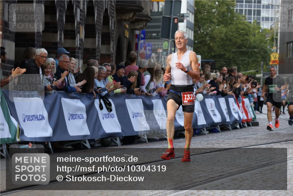 13.09.2026 - 21. swb-Marathon Bremen Strokosch-Dieckow http://msf.ph/oto/10304319 13.09.2026 12:58:22 Ziel 1323, 2073, 2099, 9065, 346, 5672, 6198, 8311, 8394 meine-sportfotos.de