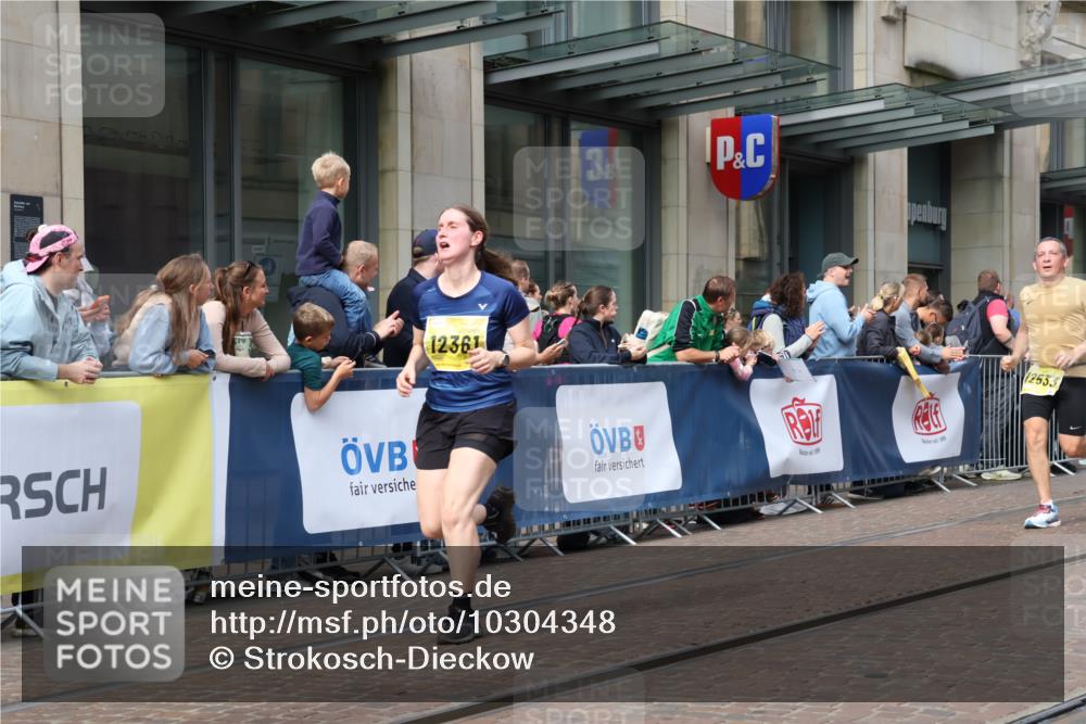 13.09.2026 - 21. swb-Marathon Bremen Strokosch-Dieckow http://msf.ph/oto/10304348 13.09.2026 10:52:28 Ziel 10193, 10304, 10339, 10652, 10734, 10812, 10827, 10863, 10906, 11002, 11038, 11109, 11144, 11350, 11362, 11386, 11597, 11766, 12019, 12338, 12399, 12533, 10761, 10812, 10958, 11371, 11604, 11605, 11610, 11669, 12319, 12361, 12439, 12533, 13578 meine-sportfotos.de