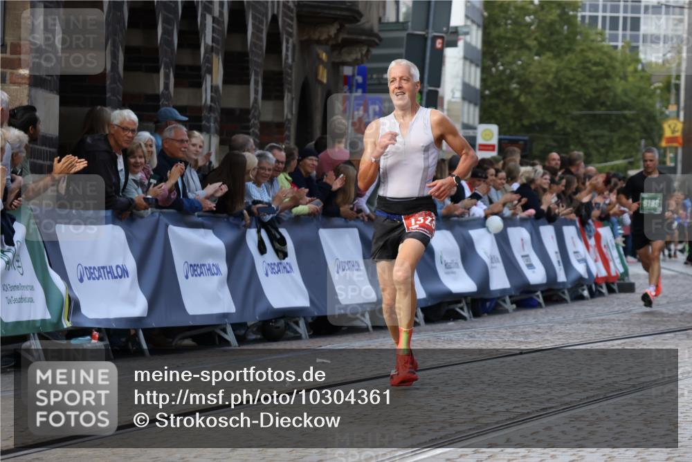 13.09.2026 - 21. swb-Marathon Bremen Strokosch-Dieckow http://msf.ph/oto/10304361 13.09.2026 12:58:22 Ziel 1323, 2073, 2099, 9065, 346, 5672, 6198, 8311, 8394 meine-sportfotos.de