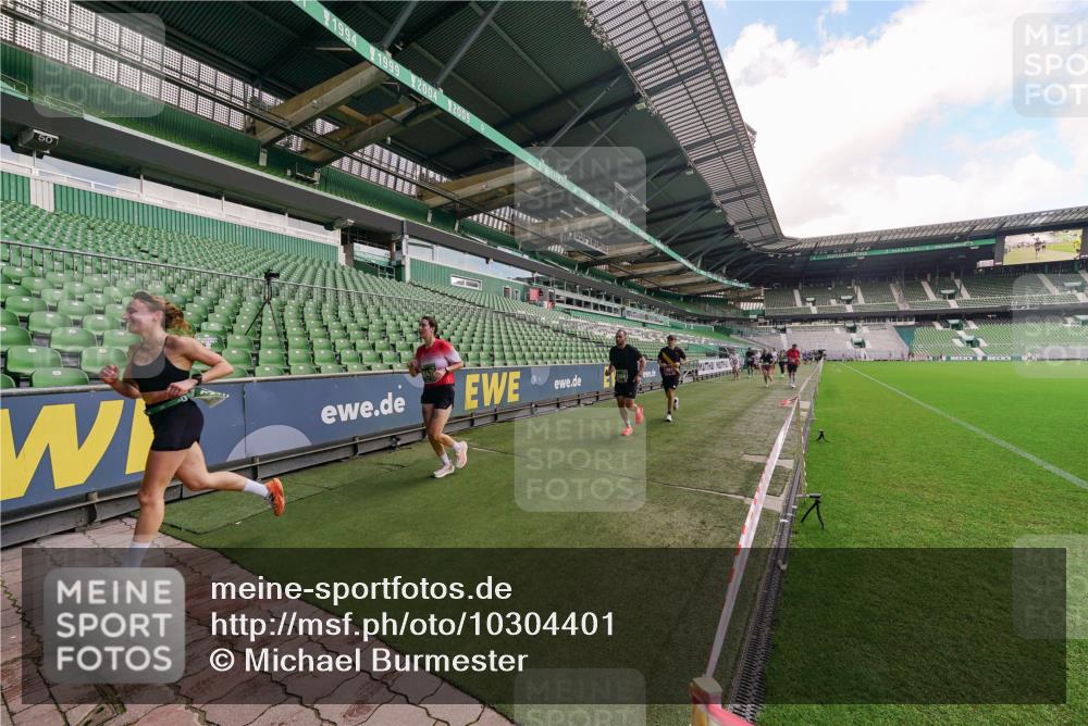 13.09.2026 - 21. swb-Marathon Bremen Michael Burmester http://msf.ph/oto/10304401 13.09.2026 12:51:24 Laufen im Stadion 235, 335, 469, 734, 771, 863, 1043, 1125, 1146, 1162, 1455, 1492, 1510, 1513, 1613, 1955, 1970, 1998, 2008, 2130, 2291, 2295, 2360, 2442, 2444, 2447, 2759, 2847, 3440, 3484, 3566, 3647, 3703, 3808, 3830, 3899, 3959, 4023, 4165, 4368, 4429, 4473, 4475, 4559, 4571, 4573, 4582, 4727, 4781, 4782, 4888, 4895, 5066, 5079, 5155, 5168, 5314, 5377, 5379, 5383, 5521, 5532, 5620, 5627, 5636, 5696, 6267, 6274, 6471, 6668, 6901, 7121, 8033, 8798 meine-sportfotos.de