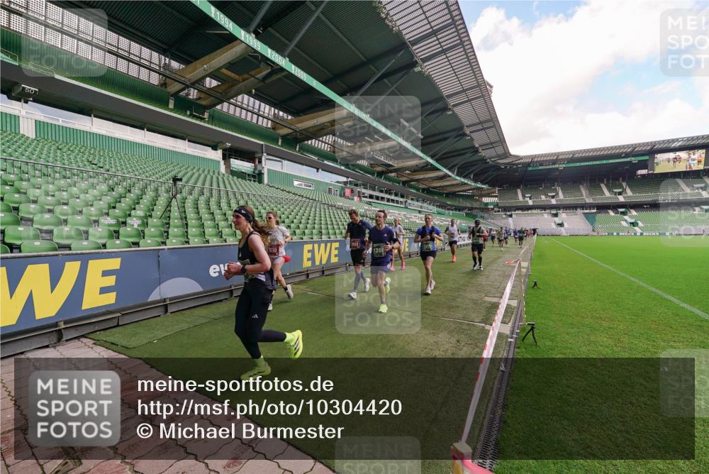13.09.2026 - 21. swb-Marathon Bremen Michael Burmester http://msf.ph/oto/10304420 13.09.2026 12:51:33 Laufen im Stadion 235, 335, 734, 771, 863, 1043, 1125, 1146, 1162, 1232, 1455, 1492, 1510, 1513, 1613, 1955, 1970, 1998, 2008, 2130, 2291, 2295, 2360, 2442, 2444, 2447, 2498, 2759, 2847, 3085, 3440, 3484, 3566, 3647, 3703, 3808, 3830, 3899, 3959, 3988, 4023, 4165, 4283, 4368, 4429, 4473, 4475, 4559, 4571, 4573, 4582, 4651, 4727, 4781, 4782, 4888, 4895, 5066, 5079, 5155, 5168, 5314, 5379, 5521, 5532, 5620, 5627, 5636, 5696, 6267, 6274, 6471, 6668, 6901, 8033, 8798 meine-sportfotos.de