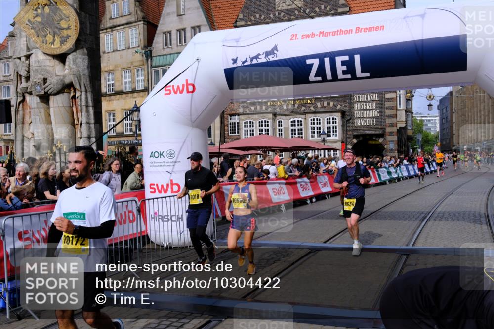 13.09.2026 - 21. swb-Marathon Bremen Tim E. http://msf.ph/oto/10304422 13.09.2026 10:48:03 Ziel 10172, 10210, 10393, 10592, 10594, 10860, 11018, 11130, 11360, 11634, 11809, 11894, 12077, 12278, 12547, 12558 meine-sportfotos.de