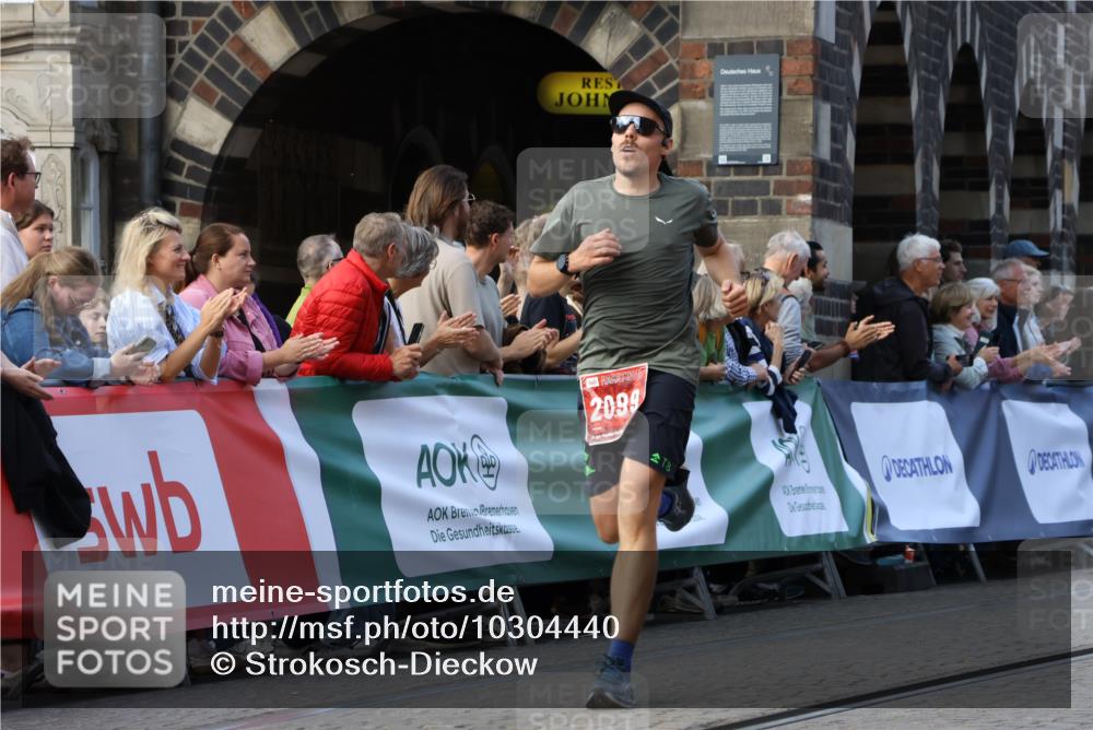 13.09.2026 - 21. swb-Marathon Bremen Strokosch-Dieckow http://msf.ph/oto/10304440 13.09.2026 12:58:29 Ziel 1379, 1604, 1717, 2073, 2099, 9065, 346, 2049, 5672, 8311 meine-sportfotos.de