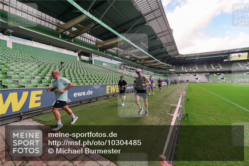 13.09.2026 - 21. swb-Marathon Bremen Michael Burmester http://msf.ph/oto/10304485 13.09.2026 12:52:00 Laufen im Stadion 107, 235, 335, 683, 734, 771, 792, 863, 1033, 1043, 1125, 1146, 1162, 1232, 1252, 1297, 1455, 1492, 1510, 1542, 1613, 1646, 1955, 1970, 2007, 2008, 2043, 2203, 2295, 2442, 2444, 2447, 2480, 2498, 2759, 2767, 2847, 3085, 3149, 3336, 3440, 3448, 3484, 3566, 3703, 3808, 3830, 3899, 3959, 3988, 4023, 4165, 4283, 4368, 4429, 4473, 4475, 4559, 4571, 4573, 4582, 4605, 4651, 4727, 4781, 4782, 4888, 4895, 5066, 5079, 5155, 5168, 5379, 5521, 5532, 5627, 5696, 6274, 6471, 8033, 8798 meine-sportfotos.de