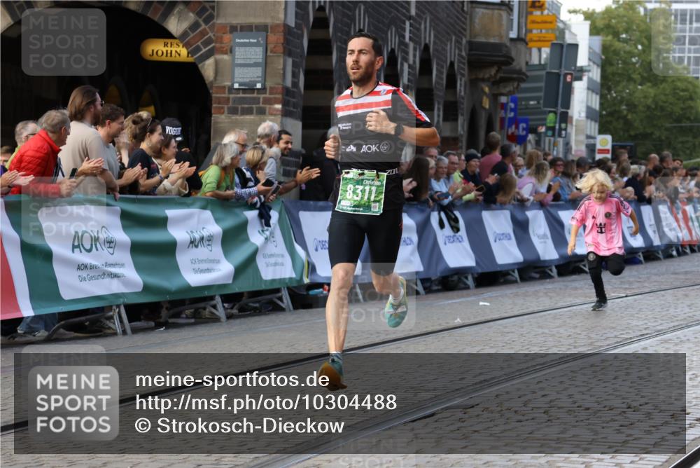 13.09.2026 - 21. swb-Marathon Bremen Strokosch-Dieckow http://msf.ph/oto/10304488 13.09.2026 12:58:30 Ziel 1379, 1472, 1604, 1717, 2073, 2099, 9065, 346, 2049, 5672 meine-sportfotos.de