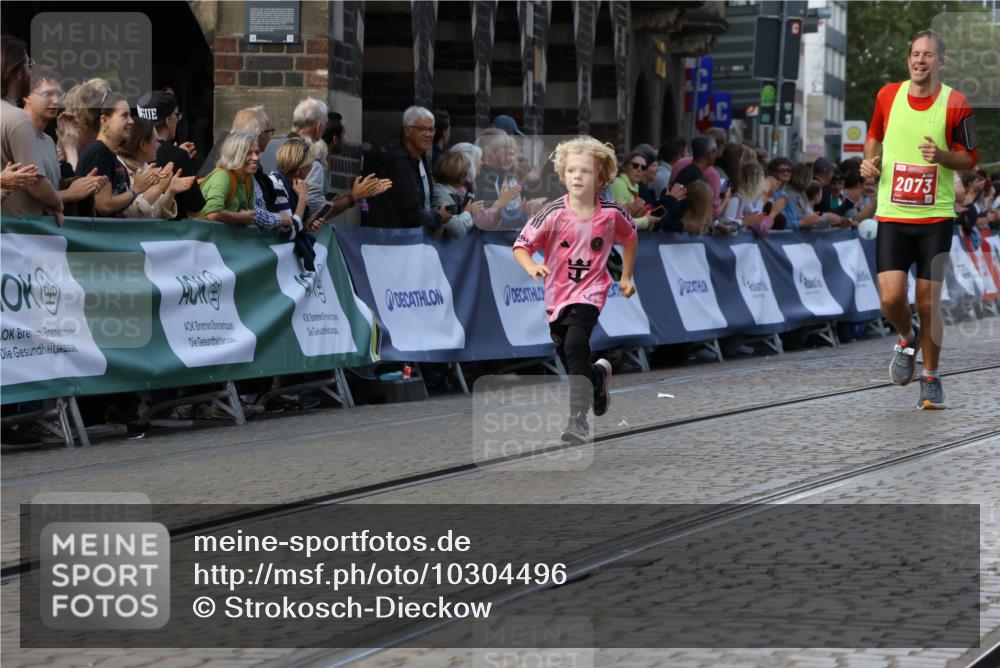 13.09.2026 - 21. swb-Marathon Bremen Strokosch-Dieckow http://msf.ph/oto/10304496 13.09.2026 12:58:32 Ziel 1379, 1472, 1604, 1717, 2073, 2099, 9065, 346, 2049, 5672, 6929 meine-sportfotos.de