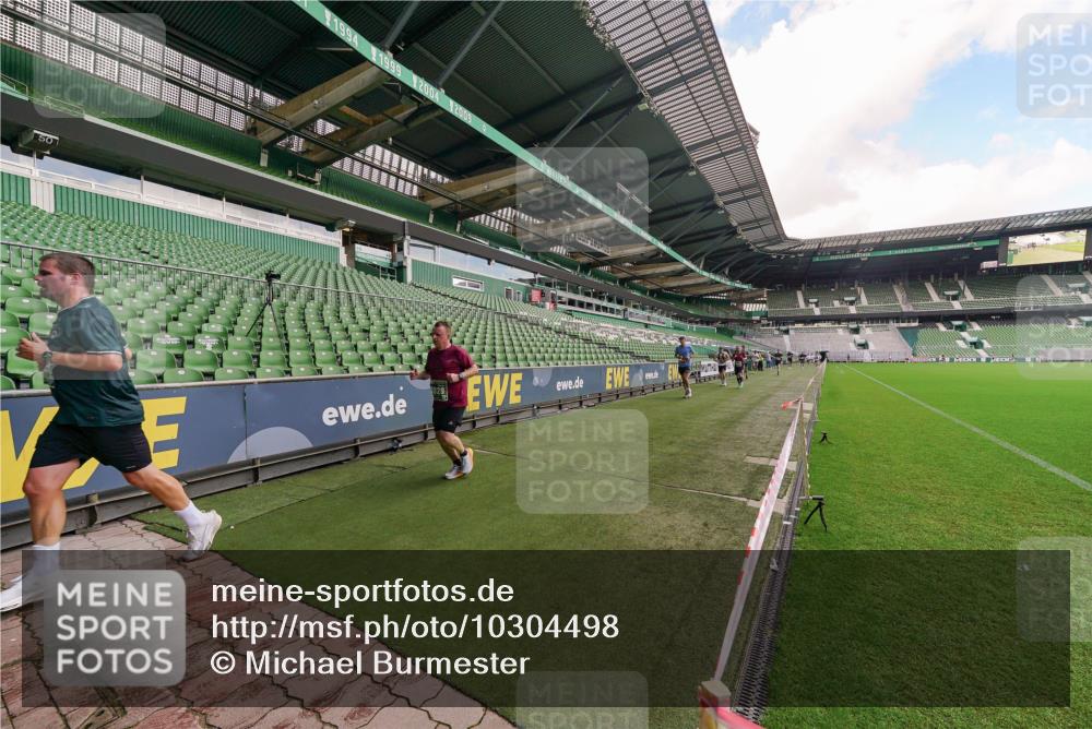 13.09.2026 - 21. swb-Marathon Bremen Michael Burmester http://msf.ph/oto/10304498 13.09.2026 12:52:03 Laufen im Stadion 107, 235, 335, 683, 734, 771, 792, 863, 1033, 1043, 1125, 1146, 1162, 1232, 1252, 1297, 1455, 1492, 1510, 1542, 1613, 1646, 1955, 1970, 2007, 2008, 2043, 2203, 2295, 2442, 2444, 2447, 2480, 2498, 2759, 2767, 2847, 3085, 3149, 3236, 3336, 3440, 3448, 3484, 3566, 3703, 3808, 3830, 3899, 3959, 3988, 4023, 4165, 4283, 4368, 4429, 4473, 4475, 4559, 4571, 4573, 4582, 4605, 4651, 4727, 4781, 4782, 4895, 5066, 5079, 5155, 5168, 5379, 5521, 5532, 5627, 5696, 6274, 6471, 8033, 8798 meine-sportfotos.de