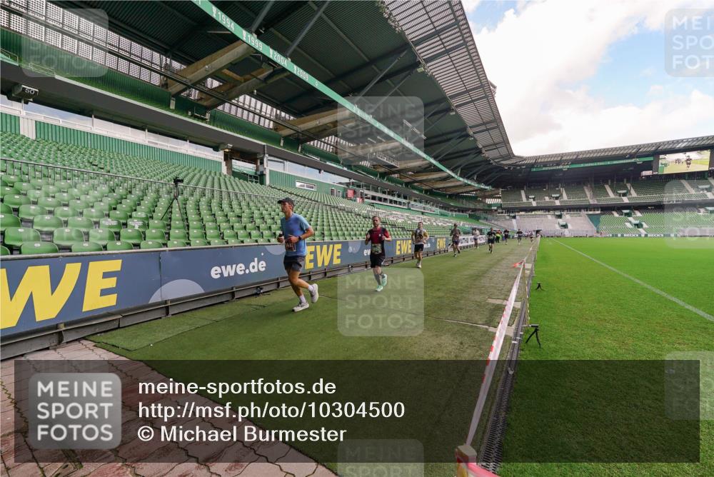 13.09.2026 - 21. swb-Marathon Bremen Michael Burmester http://msf.ph/oto/10304500 13.09.2026 12:52:07 Laufen im Stadion 107, 235, 335, 683, 734, 771, 792, 863, 1033, 1043, 1125, 1146, 1162, 1232, 1252, 1297, 1455, 1492, 1510, 1542, 1613, 1646, 1955, 1970, 2007, 2008, 2043, 2203, 2295, 2350, 2442, 2444, 2447, 2480, 2498, 2759, 2767, 2847, 3085, 3149, 3236, 3336, 3440, 3448, 3484, 3566, 3703, 3808, 3830, 3899, 3959, 3988, 4023, 4165, 4283, 4429, 4473, 4475, 4559, 4571, 4573, 4582, 4605, 4651, 4727, 4781, 4782, 4895, 5066, 5079, 5155, 5168, 5379, 5521, 5532, 5696, 6274, 8033, 8798 meine-sportfotos.de