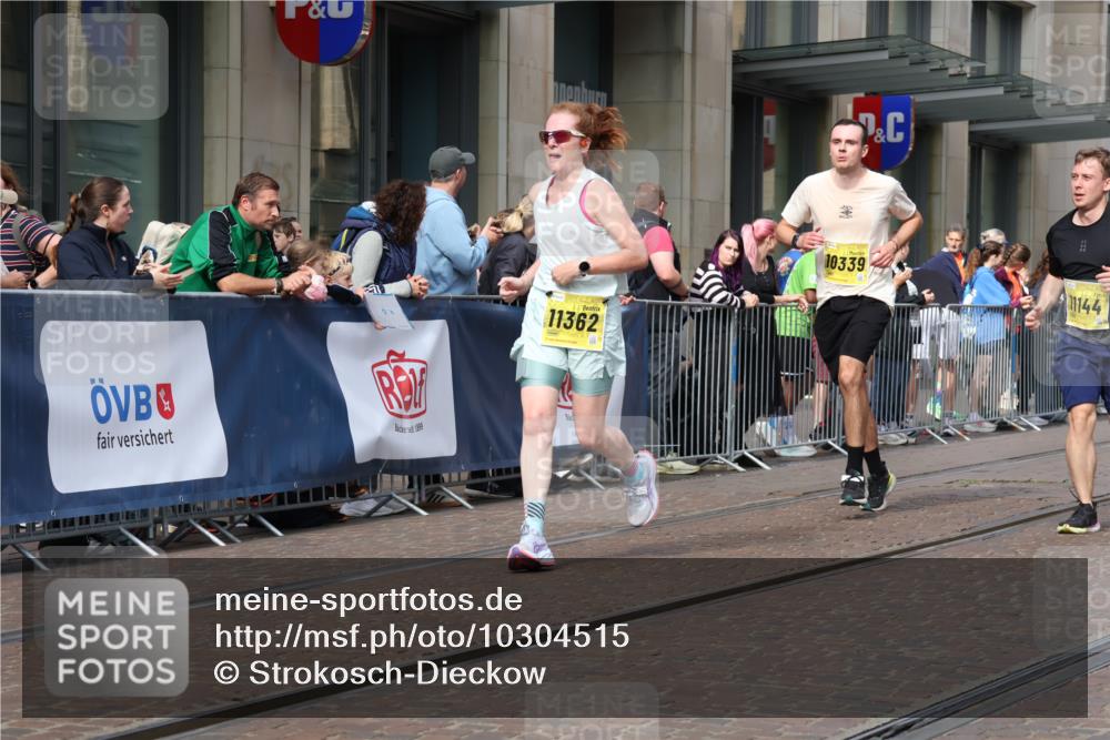 13.09.2026 - 21. swb-Marathon Bremen Strokosch-Dieckow http://msf.ph/oto/10304515 13.09.2026 10:52:34 Ziel 10193, 10304, 10339, 10652, 10714, 10734, 10827, 10863, 10906, 11002, 11038, 11144, 11238, 11282, 11362, 11386, 11575, 11597, 11766, 12019, 12338, 12369, 12399, 10761, 10812, 10906, 10958, 11109, 11350, 11371, 11604, 11605, 11610, 11669, 12319, 12361, 12439, 12533, 13578 meine-sportfotos.de