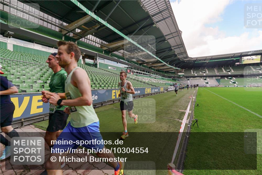 13.09.2026 - 21. swb-Marathon Bremen Michael Burmester http://msf.ph/oto/10304554 13.09.2026 12:52:35 Laufen im Stadion 102, 107, 145, 235, 683, 734, 755, 792, 863, 985, 987, 1033, 1043, 1056, 1125, 1146, 1162, 1232, 1252, 1297, 1433, 1445, 1455, 1492, 1528, 1542, 1646, 1664, 1704, 1955, 2007, 2008, 2043, 2203, 2350, 2447, 2480, 2498, 2759, 2767, 2820, 2847, 2858, 3085, 3149, 3236, 3336, 3362, 3440, 3448, 3566, 3703, 3830, 3899, 3988, 4165, 4283, 4429, 4475, 4571, 4573, 4582, 4605, 4651, 4727, 4781, 4782, 4895, 5079, 5168, 5379, 5521, 6274, 8798 meine-sportfotos.de