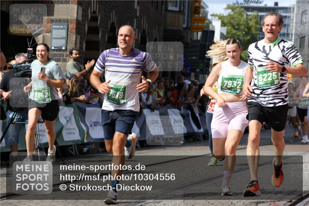13.09.2026 - 21. swb-Marathon Bremen Strokosch-Dieckow http://msf.ph/oto/10304556 13.09.2026 13:30:06 Ziel 109, 124, 454, 716, 1073, 1173, 1581, 1861, 2289, 3320, 3618, 3667, 3908, 4115, 4524, 4575, 4576, 6006, 6127, 6725, 6930, 7079, 7093, 7384, 7884, 8267, 8481, 8594, 8612, 8771, 8899, 9049, 9534, 9747, 9770, 10013, 13031, 881, 1909, 1938, 2265, 2364, 2900, 4763, 5615, 6942, 7184, 7609, 7932, 7966, 8105, 8115, 8441, 8494, 9015, 9412, 9529 meine-sportfotos.de