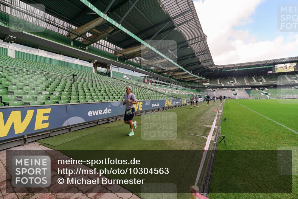 13.09.2026 - 21. swb-Marathon Bremen Michael Burmester http://msf.ph/oto/10304563 13.09.2026 12:52:39 Laufen im Stadion 102, 107, 145, 235, 683, 734, 755, 792, 863, 985, 987, 1033, 1043, 1056, 1125, 1146, 1162, 1232, 1252, 1297, 1433, 1445, 1455, 1492, 1528, 1542, 1646, 1664, 1704, 1955, 2007, 2008, 2043, 2203, 2350, 2401, 2447, 2480, 2498, 2759, 2767, 2820, 2847, 2858, 2997, 3085, 3149, 3236, 3336, 3362, 3440, 3448, 3566, 3703, 3830, 3899, 3988, 4165, 4283, 4429, 4475, 4571, 4573, 4582, 4605, 4651, 4727, 4781, 4782, 4895, 5079, 5168, 5379, 6274, 8798 meine-sportfotos.de