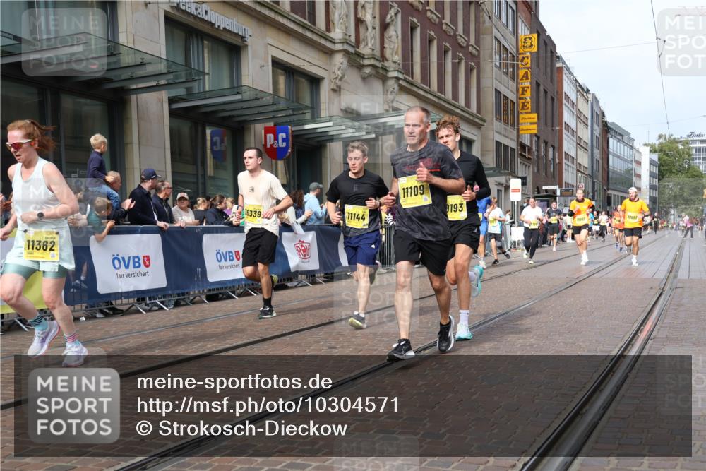13.09.2026 - 21. swb-Marathon Bremen Strokosch-Dieckow http://msf.ph/oto/10304571 13.09.2026 10:52:36 Ziel 10193, 10284, 10304, 10339, 10652, 10714, 10734, 10827, 10863, 11002, 11038, 11144, 11238, 11282, 11362, 11386, 11575, 11597, 11766, 12019, 12338, 12369, 12399, 10193, 10761, 10812, 10906, 10958, 11109, 11144, 11350, 11362, 11604, 11605, 11610, 11669, 12319, 12361, 12439, 12533 meine-sportfotos.de