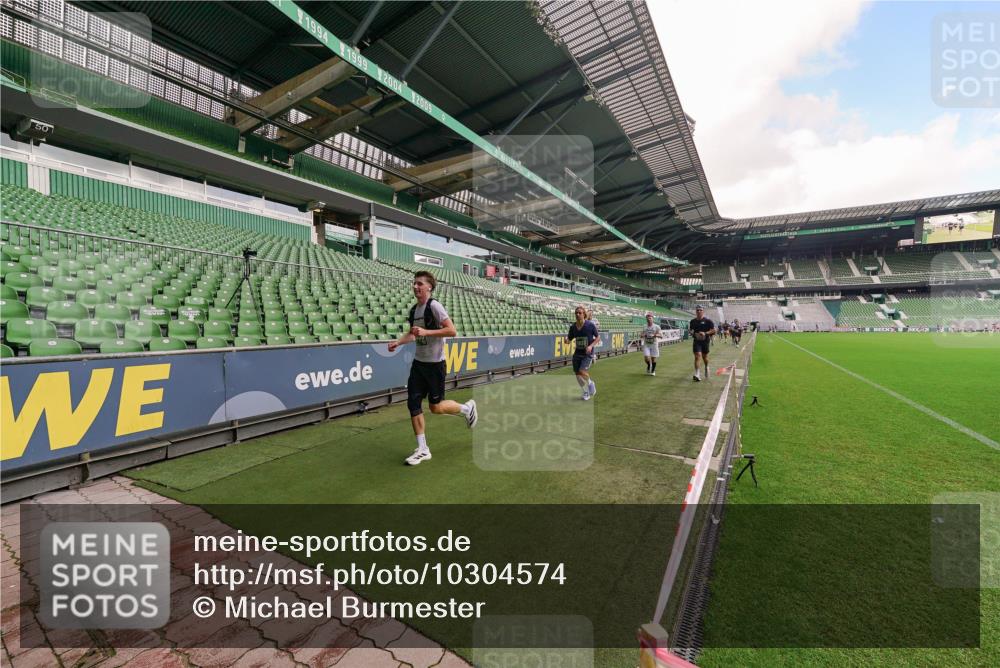 13.09.2026 - 21. swb-Marathon Bremen Michael Burmester http://msf.ph/oto/10304574 13.09.2026 12:52:47 Laufen im Stadion 102, 107, 145, 235, 376, 541, 615, 616, 683, 734, 740, 755, 792, 863, 982, 985, 987, 1033, 1043, 1056, 1125, 1146, 1162, 1232, 1252, 1297, 1433, 1445, 1492, 1528, 1542, 1646, 1664, 1704, 1707, 1814, 1955, 2007, 2008, 2043, 2203, 2280, 2350, 2362, 2401, 2422, 2447, 2454, 2480, 2498, 2759, 2767, 2820, 2847, 2858, 2997, 3085, 3149, 3236, 3336, 3362, 3448, 3566, 3703, 3830, 3899, 3988, 4165, 4283, 4429, 4475, 4571, 4573, 4582, 4605, 4651, 4895, 5079, 5168, 5379 meine-sportfotos.de