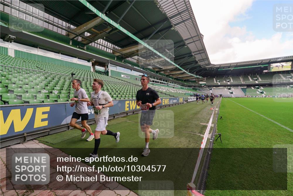 13.09.2026 - 21. swb-Marathon Bremen Michael Burmester http://msf.ph/oto/10304577 13.09.2026 12:52:50 Laufen im Stadion 102, 107, 145, 235, 313, 376, 541, 560, 615, 616, 683, 696, 734, 740, 755, 792, 863, 982, 985, 987, 1033, 1043, 1056, 1146, 1162, 1232, 1252, 1297, 1433, 1445, 1492, 1528, 1542, 1646, 1664, 1704, 1707, 1814, 1955, 2007, 2008, 2043, 2203, 2280, 2350, 2362, 2401, 2422, 2447, 2454, 2480, 2498, 2759, 2767, 2820, 2847, 2858, 2997, 3085, 3149, 3236, 3336, 3362, 3448, 3566, 3703, 3830, 3899, 3988, 4165, 4283, 4429, 4475, 4571, 4573, 4605, 4651, 4895, 5079, 5168, 5379 meine-sportfotos.de