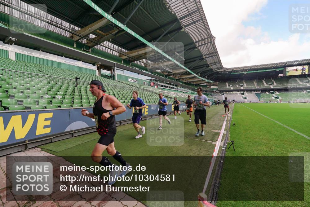 13.09.2026 - 21. swb-Marathon Bremen Michael Burmester http://msf.ph/oto/10304581 13.09.2026 12:52:55 Laufen im Stadion 102, 107, 145, 235, 313, 376, 541, 560, 615, 616, 683, 696, 734, 740, 755, 792, 863, 982, 985, 987, 1033, 1043, 1056, 1207, 1232, 1252, 1297, 1433, 1445, 1492, 1528, 1542, 1646, 1664, 1704, 1707, 1814, 1955, 2007, 2008, 2043, 2203, 2280, 2350, 2362, 2401, 2422, 2447, 2454, 2480, 2498, 2759, 2767, 2820, 2847, 2858, 2997, 3085, 3149, 3236, 3336, 3362, 3448, 3566, 3830, 3899, 3988, 4165, 4283, 4429, 4475, 4571, 4573, 4605, 4651, 4895, 5079, 5168, 5379 meine-sportfotos.de