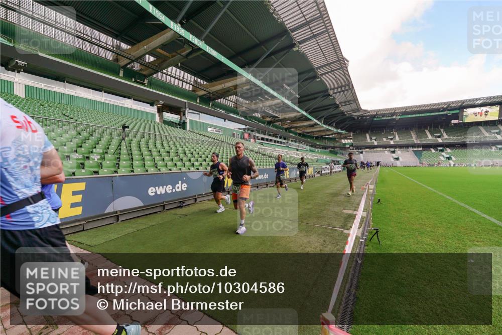 13.09.2026 - 21. swb-Marathon Bremen Michael Burmester http://msf.ph/oto/10304586 13.09.2026 12:52:57 Laufen im Stadion 102, 107, 145, 235, 313, 376, 541, 560, 615, 616, 683, 696, 734, 740, 755, 792, 863, 982, 985, 987, 1033, 1043, 1056, 1207, 1232, 1252, 1297, 1433, 1445, 1492, 1528, 1542, 1646, 1664, 1704, 1707, 1814, 1955, 2007, 2008, 2043, 2203, 2280, 2350, 2362, 2401, 2422, 2447, 2454, 2480, 2498, 2759, 2767, 2820, 2847, 2858, 2997, 3085, 3149, 3236, 3336, 3362, 3448, 3566, 3830, 3899, 3988, 4165, 4283, 4429, 4475, 4571, 4573, 4605, 4651, 5079, 5168, 5379 meine-sportfotos.de