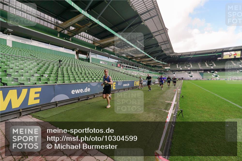 13.09.2026 - 21. swb-Marathon Bremen Michael Burmester http://msf.ph/oto/10304599 13.09.2026 12:53:05 Laufen im Stadion 102, 107, 145, 235, 313, 376, 541, 560, 615, 616, 675, 683, 696, 734, 740, 755, 792, 863, 982, 985, 987, 1033, 1043, 1056, 1207, 1232, 1252, 1297, 1433, 1445, 1492, 1528, 1542, 1646, 1664, 1704, 1707, 1814, 1955, 2007, 2008, 2043, 2055, 2203, 2280, 2350, 2362, 2401, 2422, 2454, 2480, 2498, 2623, 2767, 2820, 2847, 2858, 2997, 3085, 3149, 3236, 3336, 3362, 3448, 3566, 3830, 3899, 3988, 4283, 4429, 4475, 4573, 4605, 4651, 5379 meine-sportfotos.de