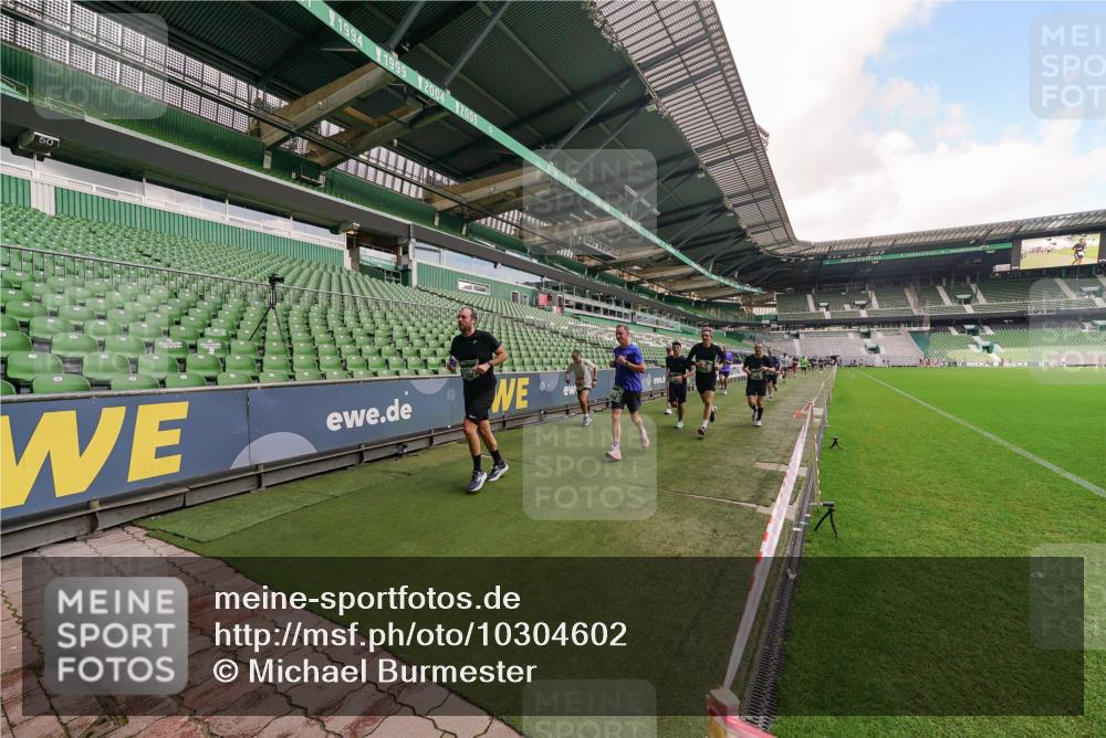 13.09.2026 - 21. swb-Marathon Bremen Michael Burmester http://msf.ph/oto/10304602 13.09.2026 12:53:07 Laufen im Stadion 102, 107, 145, 235, 313, 376, 472, 541, 560, 615, 616, 675, 683, 696, 734, 740, 755, 792, 863, 982, 985, 987, 1033, 1043, 1056, 1207, 1232, 1252, 1297, 1433, 1445, 1468, 1492, 1528, 1542, 1646, 1664, 1704, 1707, 1814, 1955, 2007, 2008, 2043, 2055, 2203, 2280, 2350, 2362, 2401, 2422, 2454, 2480, 2498, 2623, 2767, 2820, 2847, 2858, 2997, 3085, 3149, 3236, 3336, 3362, 3413, 3448, 3566, 3830, 3899, 3988, 4283, 4429, 4475, 4573, 4605, 4651, 5379 meine-sportfotos.de