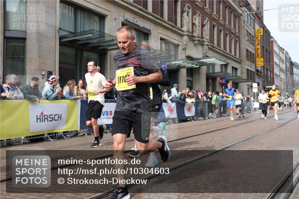 13.09.2026 - 21. swb-Marathon Bremen Strokosch-Dieckow http://msf.ph/oto/10304603 13.09.2026 10:52:37 Ziel 10284, 10304, 10339, 10652, 10714, 10734, 10827, 10863, 11002, 11038, 11238, 11282, 11386, 11575, 11597, 11766, 12019, 12338, 12369, 12398, 12399, 10193, 10339, 10652, 10761, 10812, 10906, 10958, 11002, 11109, 11144, 11350, 11362, 11604, 11605, 11610, 11669, 12319, 12361, 12439, 12533 meine-sportfotos.de