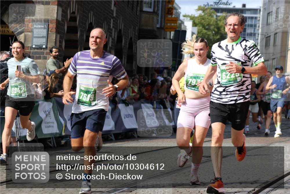 13.09.2026 - 21. swb-Marathon Bremen Strokosch-Dieckow http://msf.ph/oto/10304612 13.09.2026 13:30:06 Ziel 109, 124, 454, 716, 1073, 1173, 1581, 1861, 2289, 3320, 3618, 3667, 3908, 4115, 4524, 4575, 4576, 6006, 6127, 6725, 6930, 7079, 7093, 7384, 7884, 8267, 8481, 8594, 8612, 8771, 8899, 9049, 9534, 9747, 9770, 10013, 13031, 881, 1909, 1938, 2265, 2364, 2900, 4763, 5615, 6942, 7184, 7609, 7932, 7966, 8105, 8115, 8441, 8494, 9015, 9412, 9529 meine-sportfotos.de