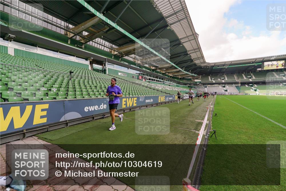 13.09.2026 - 21. swb-Marathon Bremen Michael Burmester http://msf.ph/oto/10304619 13.09.2026 12:53:12 Laufen im Stadion 102, 107, 145, 235, 313, 376, 472, 541, 560, 615, 616, 675, 683, 696, 740, 755, 792, 816, 863, 982, 985, 987, 1033, 1056, 1076, 1207, 1232, 1252, 1297, 1419, 1433, 1445, 1468, 1492, 1528, 1542, 1551, 1646, 1664, 1704, 1707, 1814, 1955, 2007, 2008, 2043, 2055, 2203, 2280, 2350, 2362, 2401, 2422, 2454, 2480, 2498, 2499, 2623, 2767, 2820, 2847, 2858, 2997, 3085, 3149, 3236, 3336, 3362, 3413, 3448, 3566, 3830, 3899, 3988, 4283, 4475, 4573, 4605, 4651 meine-sportfotos.de