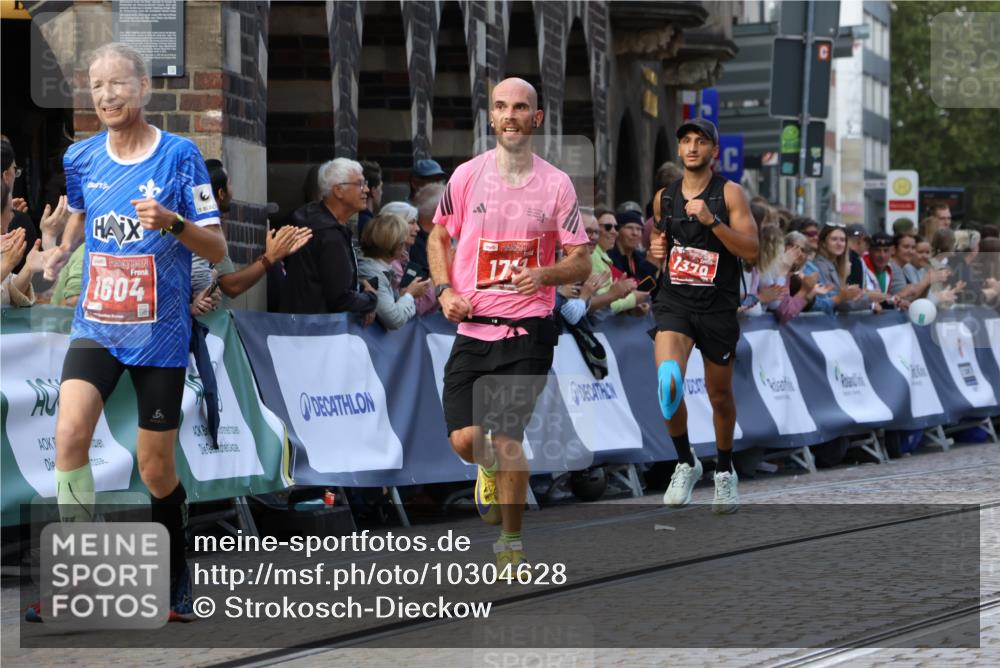 13.09.2026 - 21. swb-Marathon Bremen Strokosch-Dieckow http://msf.ph/oto/10304628 13.09.2026 12:58:39 Ziel 1379, 1472, 1604, 1717, 2073, 6198, 8394, 1576, 3624, 6929, 8065 meine-sportfotos.de