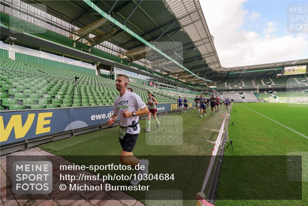 13.09.2026 - 21. swb-Marathon Bremen Michael Burmester http://msf.ph/oto/10304684 13.09.2026 12:53:35 Laufen im Stadion 102, 107, 145, 189, 313, 376, 385, 472, 481, 541, 560, 615, 616, 666, 675, 683, 696, 740, 755, 792, 816, 827, 982, 985, 987, 1033, 1056, 1076, 1207, 1232, 1252, 1297, 1419, 1433, 1445, 1468, 1528, 1542, 1551, 1631, 1646, 1658, 1664, 1704, 1707, 1814, 2007, 2043, 2055, 2203, 2280, 2350, 2362, 2401, 2422, 2454, 2480, 2498, 2499, 2623, 2701, 2767, 2820, 2824, 2858, 2882, 2913, 2962, 2971, 2997, 3054, 3085, 3149, 3236, 3336, 3357, 3362, 3413, 3448, 3830, 3988, 4283, 4475, 4605, 4651 meine-sportfotos.de