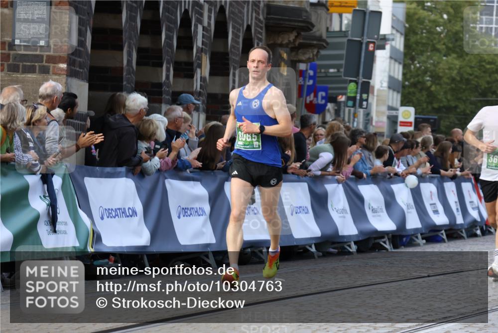 13.09.2026 - 21. swb-Marathon Bremen Strokosch-Dieckow http://msf.ph/oto/10304763 13.09.2026 12:58:49 Ziel 346, 1472, 2049, 5672, 6198, 8311, 8394, 1118, 3624, 4399, 4847, 8065, 8994, 9120, 9329 meine-sportfotos.de