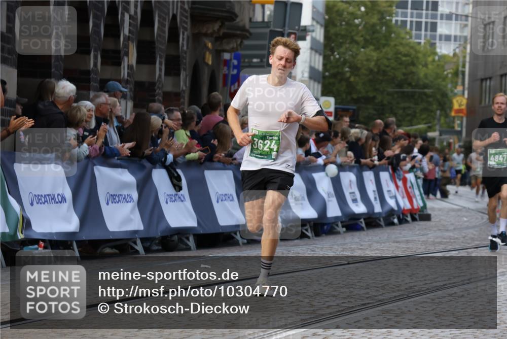 13.09.2026 - 21. swb-Marathon Bremen Strokosch-Dieckow http://msf.ph/oto/10304770 13.09.2026 12:58:50 Ziel 346, 1472, 2049, 5672, 6198, 8311, 8394, 1118, 3624, 3688, 4399, 4847, 8065, 8994, 9120, 9329 meine-sportfotos.de