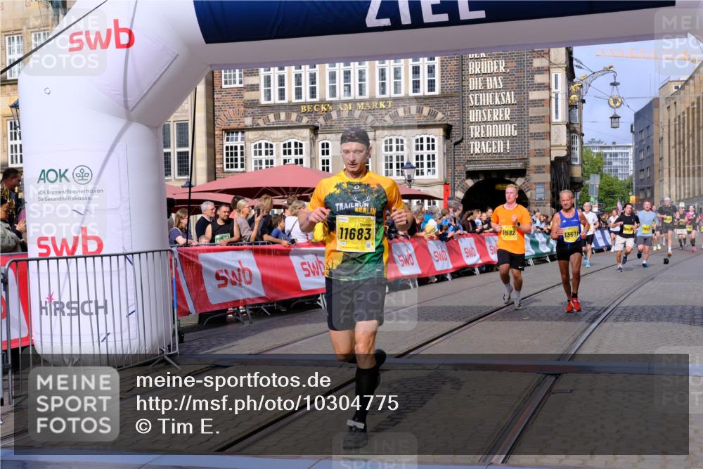 13.09.2026 - 21. swb-Marathon Bremen Tim E. http://msf.ph/oto/10304775 13.09.2026 10:48:41 Ziel 10231, 10269, 10421, 10426, 10489, 10638, 10770, 10814, 11135, 11241, 11582, 11683, 11781, 11815, 11837, 12259, 13570 meine-sportfotos.de
