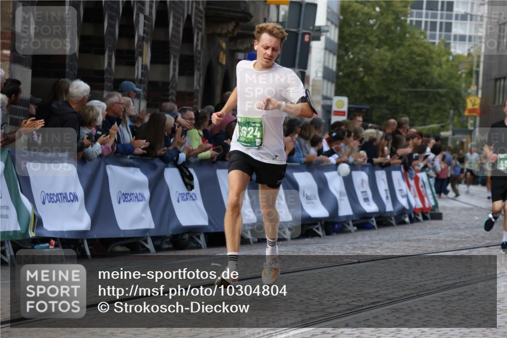 13.09.2026 - 21. swb-Marathon Bremen Strokosch-Dieckow http://msf.ph/oto/10304804 13.09.2026 12:58:50 Ziel 346, 1472, 2049, 5672, 6198, 8311, 8394, 1118, 3624, 3688, 4399, 4847, 8065, 8994, 9120, 9329 meine-sportfotos.de