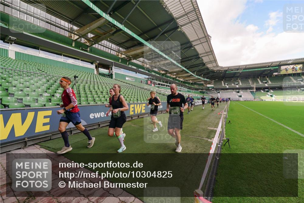 13.09.2026 - 21. swb-Marathon Bremen Michael Burmester http://msf.ph/oto/10304825 13.09.2026 12:54:07 Laufen im Stadion 102, 145, 161, 189, 201, 313, 376, 385, 461, 472, 481, 541, 560, 615, 616, 666, 675, 696, 740, 755, 816, 827, 982, 985, 987, 1053, 1056, 1076, 1207, 1297, 1419, 1433, 1445, 1468, 1528, 1542, 1551, 1631, 1658, 1664, 1704, 1707, 1814, 2055, 2280, 2350, 2362, 2390, 2401, 2422, 2454, 2474, 2499, 2623, 2701, 2733, 2801, 2820, 2824, 2858, 2870, 2882, 2913, 2922, 2962, 2971, 2997, 3012, 3054, 3134, 3175, 3206, 3236, 3241, 3356, 3357, 3362, 3413, 4605 meine-sportfotos.de