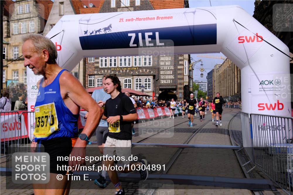 13.09.2026 - 21. swb-Marathon Bremen Tim E. http://msf.ph/oto/10304891 13.09.2026 10:48:46 Ziel 10231, 10269, 10421, 10426, 10489, 10538, 10638, 10770, 10814, 10917, 10993, 11135, 11196, 11582, 11611, 11683, 11815, 11837, 12259, 13570 meine-sportfotos.de