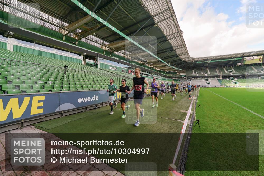 13.09.2026 - 21. swb-Marathon Bremen Michael Burmester http://msf.ph/oto/10304997 13.09.2026 12:54:45 Laufen im Stadion 161, 189, 201, 205, 313, 376, 385, 388, 461, 472, 481, 495, 541, 560, 615, 616, 666, 675, 696, 740, 816, 827, 982, 1053, 1076, 1197, 1207, 1390, 1419, 1433, 1468, 1551, 1599, 1631, 1658, 1707, 1814, 2055, 2125, 2234, 2251, 2280, 2319, 2362, 2383, 2390, 2401, 2422, 2454, 2474, 2499, 2623, 2701, 2733, 2801, 2824, 2870, 2882, 2913, 2922, 2962, 2971, 2997, 3012, 3054, 3134, 3175, 3206, 3241, 3246, 3346, 3356, 3357, 3413, 3706, 3716, 3836, 4137, 6106 meine-sportfotos.de