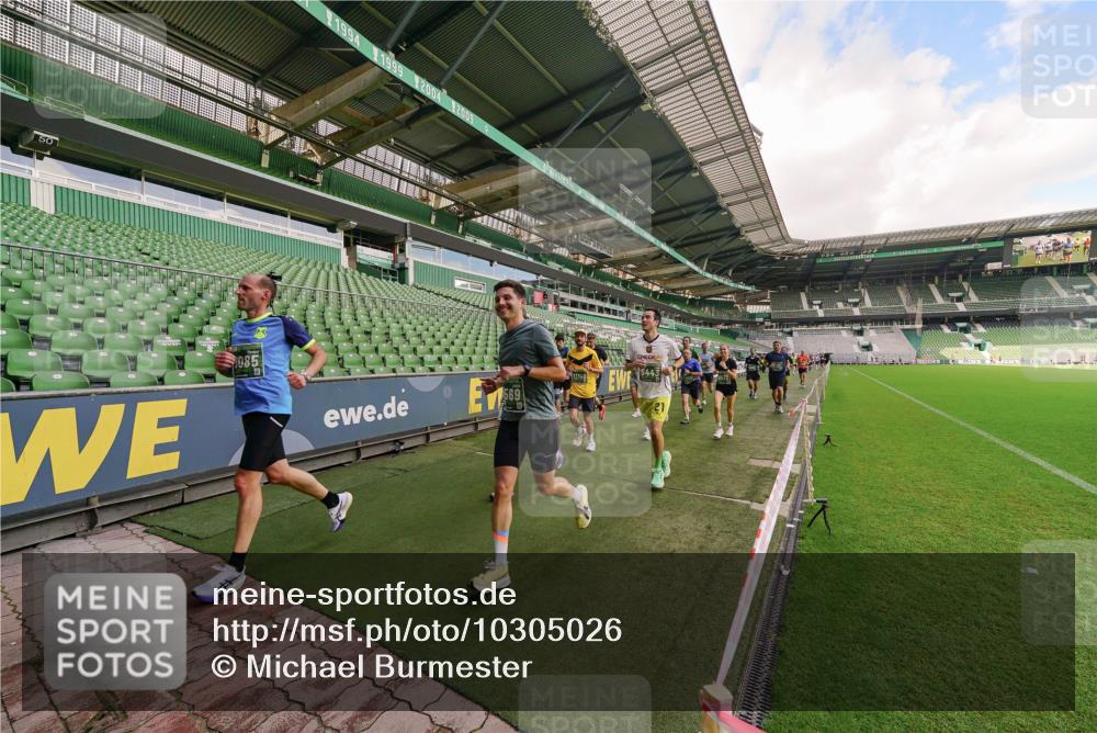 13.09.2026 - 21. swb-Marathon Bremen Michael Burmester http://msf.ph/oto/10305026 13.09.2026 12:54:49 Laufen im Stadion 161, 189, 201, 205, 313, 376, 385, 388, 461, 472, 481, 495, 541, 560, 615, 616, 666, 675, 696, 740, 816, 827, 913, 982, 1053, 1058, 1076, 1197, 1207, 1390, 1419, 1468, 1551, 1599, 1631, 1645, 1658, 1707, 1814, 2055, 2125, 2234, 2251, 2280, 2319, 2362, 2383, 2390, 2401, 2422, 2454, 2474, 2499, 2623, 2701, 2733, 2801, 2824, 2870, 2882, 2913, 2922, 2962, 2971, 2997, 3012, 3054, 3057, 3134, 3175, 3192, 3206, 3241, 3246, 3346, 3356, 3357, 3413, 3706, 3716, 3836, 4137, 6106 meine-sportfotos.de