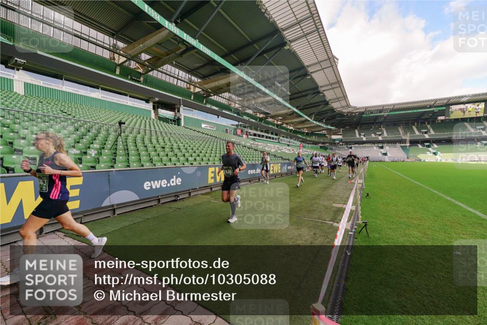 13.09.2026 - 21. swb-Marathon Bremen Michael Burmester http://msf.ph/oto/10305088 13.09.2026 12:55:03 Laufen im Stadion 161, 189, 201, 205, 385, 388, 411, 461, 472, 481, 495, 655, 666, 675, 816, 827, 854, 913, 1053, 1058, 1076, 1197, 1207, 1390, 1419, 1468, 1537, 1551, 1599, 1631, 1645, 1658, 2055, 2122, 2125, 2234, 2251, 2319, 2383, 2390, 2474, 2499, 2604, 2623, 2701, 2733, 2801, 2824, 2870, 2882, 2913, 2922, 2962, 2971, 3012, 3054, 3057, 3134, 3175, 3192, 3206, 3241, 3246, 3346, 3356, 3357, 3413, 3706, 3716, 3836, 4137, 4413, 4733, 5277, 5430, 5530, 6106, 107, 2498 meine-sportfotos.de