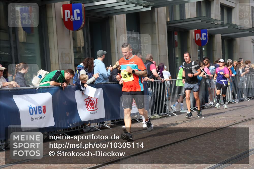 13.09.2026 - 21. swb-Marathon Bremen Strokosch-Dieckow http://msf.ph/oto/10305114 13.09.2026 10:52:56 Ziel 10284, 10448, 10585, 10714, 10757, 10780, 10821, 11012, 11168, 11282, 11379, 11575, 12040, 12170, 12275, 12369, 12398, 12461, 10193, 10304, 10339, 10652, 10734, 10827, 10863, 10906, 11002, 11038, 11109, 11144, 11238, 11362, 11386, 11597, 11766, 12019, 12338, 12399 meine-sportfotos.de