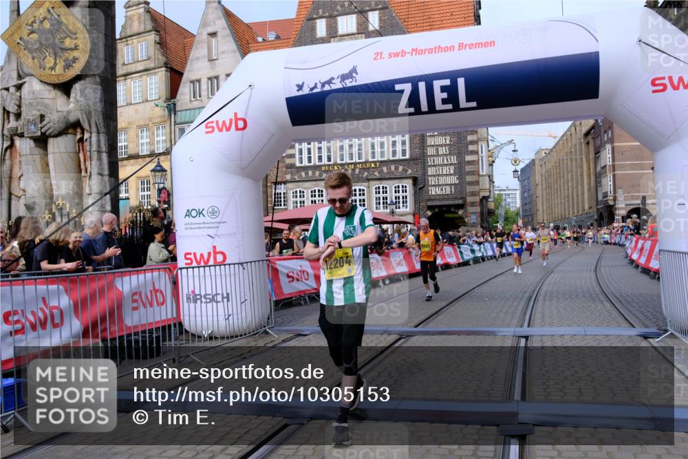 13.09.2026 - 21. swb-Marathon Bremen Tim E. http://msf.ph/oto/10305153 13.09.2026 10:49:11 Ziel 10253, 10293, 10566, 11885, 12027, 12204, 12350, 13512, 13555 meine-sportfotos.de
