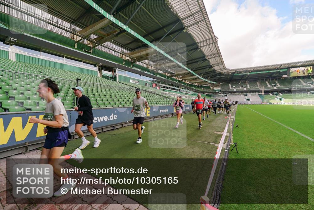13.09.2026 - 21. swb-Marathon Bremen Michael Burmester http://msf.ph/oto/10305165 13.09.2026 12:55:15 Laufen im Stadion 161, 189, 201, 205, 385, 388, 411, 461, 465, 472, 481, 495, 655, 666, 816, 827, 854, 913, 1053, 1058, 1076, 1197, 1390, 1419, 1468, 1537, 1551, 1599, 1631, 1645, 1658, 1750, 2055, 2122, 2125, 2234, 2251, 2260, 2319, 2383, 2390, 2474, 2499, 2604, 2623, 2701, 2733, 2801, 2824, 2870, 2882, 2913, 2922, 2962, 2971, 3012, 3054, 3057, 3134, 3175, 3192, 3206, 3241, 3246, 3346, 3356, 3357, 3413, 3508, 3706, 3716, 3836, 4135, 4137, 4413, 4479, 4733, 5277, 5430, 5530, 6106, 107, 2498 meine-sportfotos.de