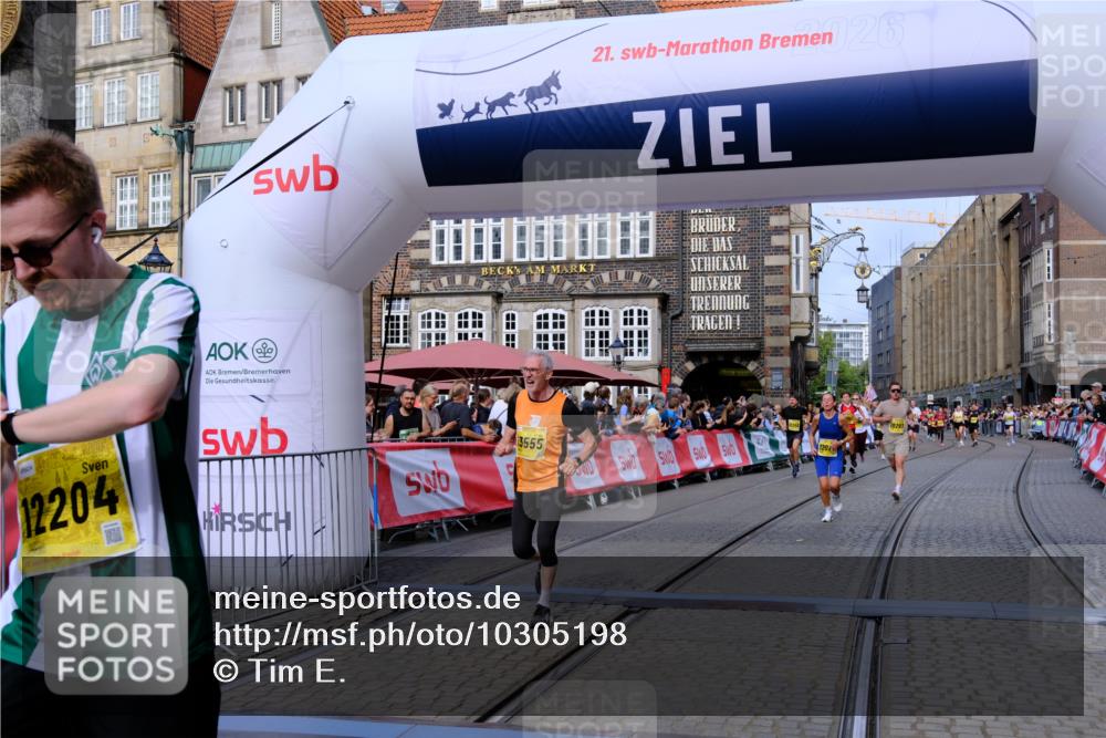 13.09.2026 - 21. swb-Marathon Bremen Tim E. http://msf.ph/oto/10305198 13.09.2026 10:49:13 Ziel 10253, 10293, 10566, 11885, 11891, 12027, 12204, 12350, 13512, 13555 meine-sportfotos.de