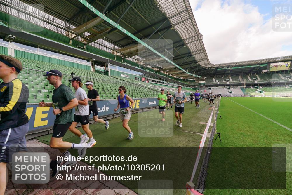 13.09.2026 - 21. swb-Marathon Bremen Michael Burmester http://msf.ph/oto/10305201 13.09.2026 12:55:21 Laufen im Stadion 161, 189, 201, 205, 307, 385, 388, 411, 461, 465, 481, 495, 655, 666, 816, 827, 854, 913, 1053, 1058, 1076, 1197, 1390, 1419, 1537, 1551, 1599, 1631, 1645, 1658, 1750, 2122, 2125, 2234, 2251, 2260, 2319, 2383, 2390, 2474, 2499, 2604, 2701, 2733, 2801, 2824, 2870, 2882, 2913, 2922, 2962, 2971, 3012, 3054, 3057, 3134, 3175, 3192, 3206, 3241, 3246, 3346, 3356, 3357, 3411, 3508, 3706, 3716, 3836, 4135, 4137, 4171, 4413, 4455, 4479, 4733, 5277, 5430, 5530, 6106, 107, 2498 meine-sportfotos.de