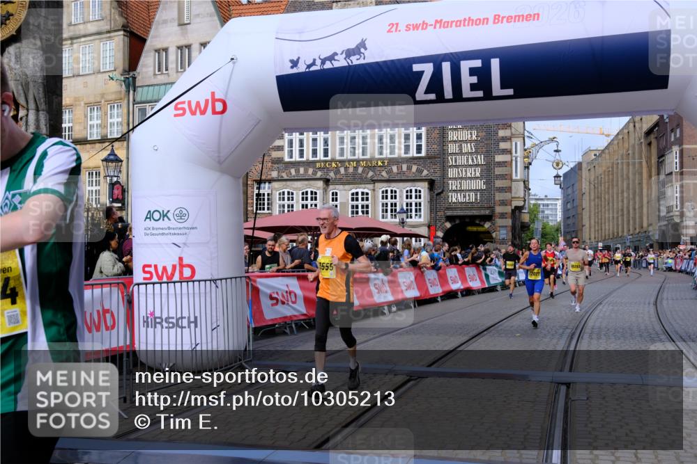 13.09.2026 - 21. swb-Marathon Bremen Tim E. http://msf.ph/oto/10305213 13.09.2026 10:49:13 Ziel 10253, 10293, 10566, 11885, 11891, 12027, 12204, 12350, 13512, 13555 meine-sportfotos.de