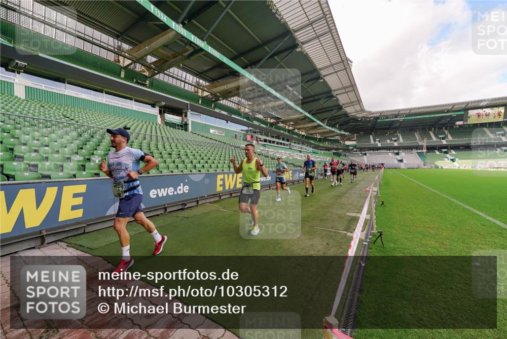 13.09.2026 - 21. swb-Marathon Bremen Michael Burmester http://msf.ph/oto/10305312 13.09.2026 12:55:45 Laufen im Stadion 161, 201, 205, 307, 388, 411, 461, 465, 495, 655, 854, 876, 913, 926, 948, 1053, 1058, 1197, 1390, 1537, 1599, 1645, 1750, 1972, 2001, 2040, 2122, 2125, 2234, 2251, 2260, 2319, 2383, 2390, 2474, 2535, 2604, 2733, 2801, 2812, 2870, 2922, 2948, 3012, 3057, 3119, 3134, 3175, 3192, 3202, 3206, 3241, 3246, 3290, 3346, 3348, 3356, 3357, 3411, 3508, 3706, 3716, 3836, 4135, 4137, 4171, 4413, 4455, 4479, 4733, 5277, 5430, 5530, 6106, 107, 2498 meine-sportfotos.de