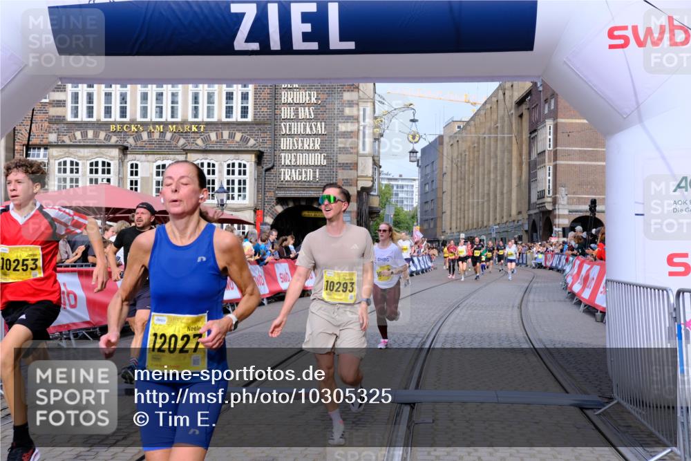 13.09.2026 - 21. swb-Marathon Bremen Tim E. http://msf.ph/oto/10305325 13.09.2026 10:49:16 Ziel 10253, 10293, 10392, 10566, 11885, 11891, 12027, 12204, 12350, 13512, 13555 meine-sportfotos.de