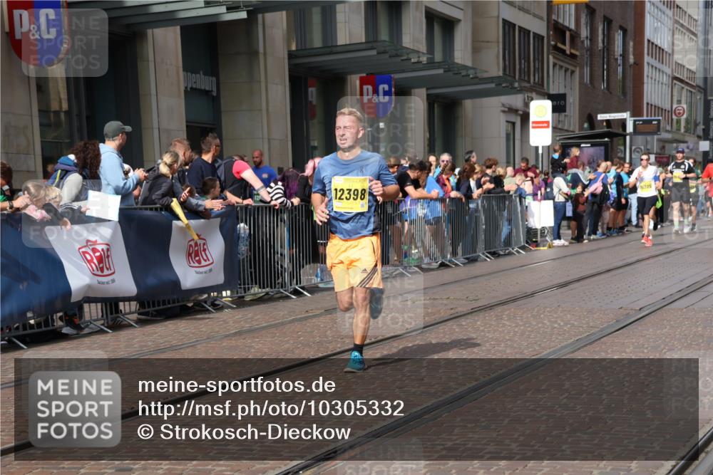 13.09.2026 - 21. swb-Marathon Bremen Strokosch-Dieckow http://msf.ph/oto/10305332 13.09.2026 10:53:03 Ziel 10448, 10479, 10585, 10626, 10757, 10780, 10821, 10886, 11012, 11168, 11379, 11590, 12040, 12056, 12170, 12275, 12308, 12461, 10284, 10304, 10714, 10734, 10827, 10863, 11038, 11238, 11282, 11386, 11575, 11597, 11766, 12019, 12338, 12369, 12398, 12399 meine-sportfotos.de