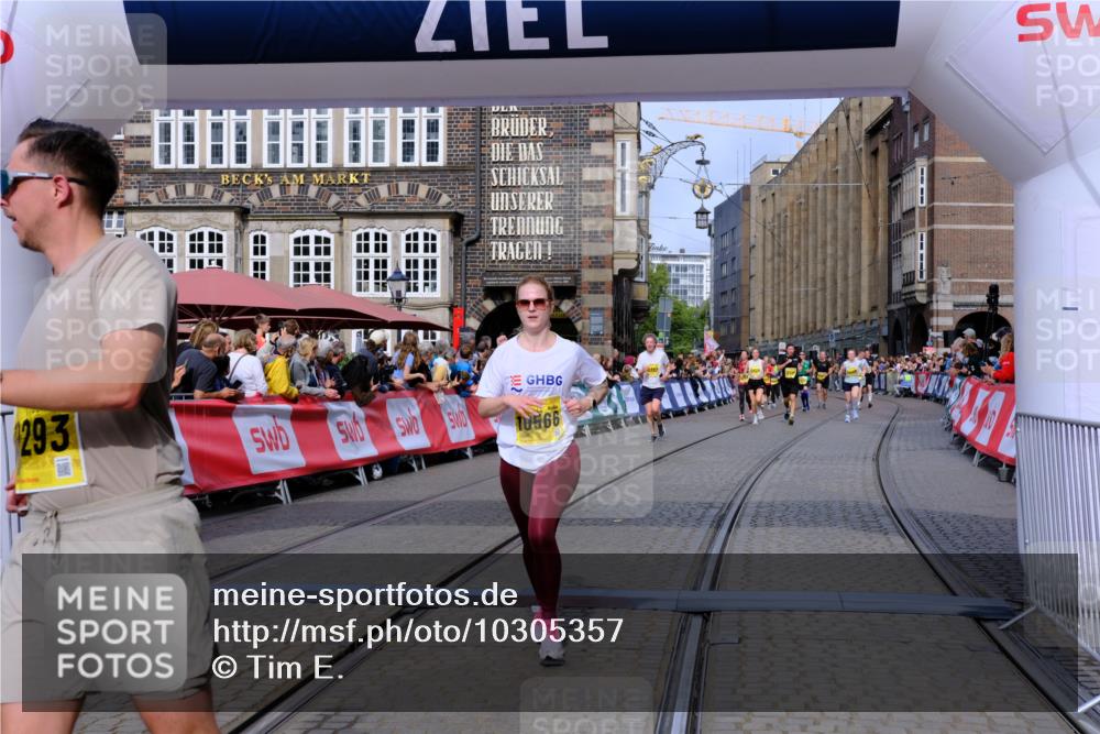 13.09.2026 - 21. swb-Marathon Bremen Tim E. http://msf.ph/oto/10305357 13.09.2026 10:49:18 Ziel 10253, 10293, 10392, 10566, 11316, 11891, 12027, 12132, 12149, 12204, 12350, 12450, 12529, 13512, 13555 meine-sportfotos.de