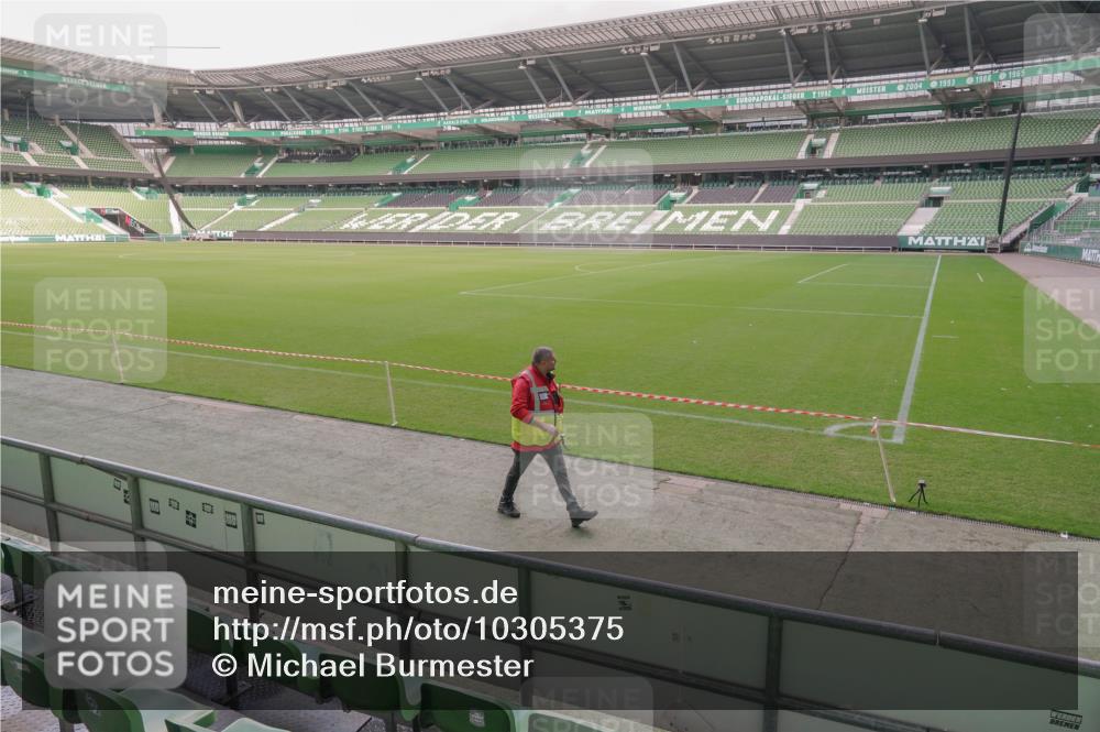 13.09.2026 - 21. swb-Marathon Bremen Michael Burmester http://msf.ph/oto/10305375 13.09.2026 11:27:17 Laufen im Stadion  meine-sportfotos.de