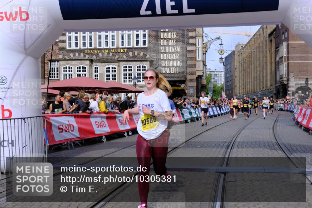 13.09.2026 - 21. swb-Marathon Bremen Tim E. http://msf.ph/oto/10305381 13.09.2026 10:49:18 Ziel 10253, 10293, 10392, 10566, 11316, 11891, 12027, 12132, 12149, 12204, 12350, 12450, 12529, 13512, 13555 meine-sportfotos.de